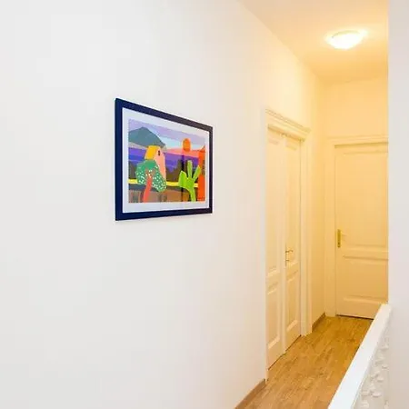 Mi Ko - Two Bedroom With View Apartment