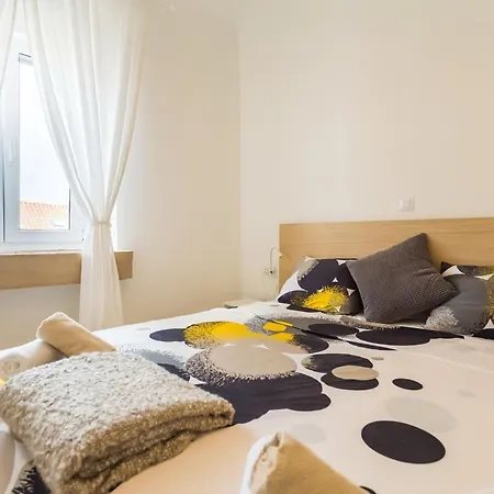 Mi Ko - Two Bedroom With View Apartment